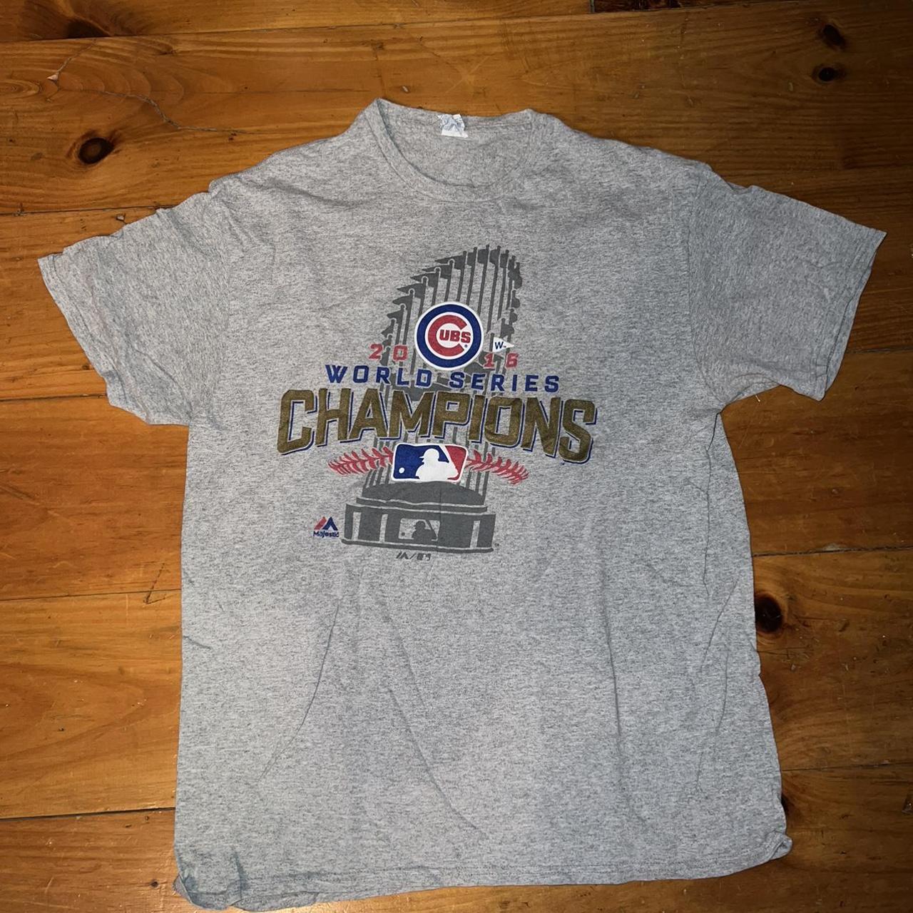 2016 World champion Chicago Cubs shirt s XL/L (has - Depop