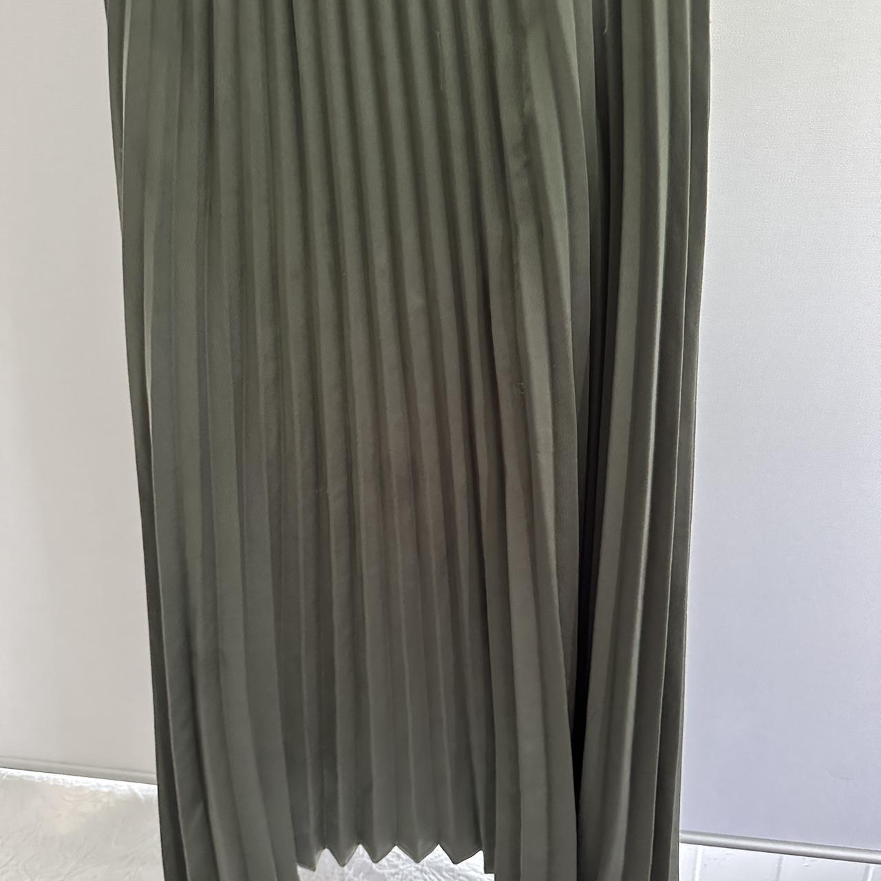 Decjuba Olive Green Permanent Pleat Maxi Skirt Medium Depop