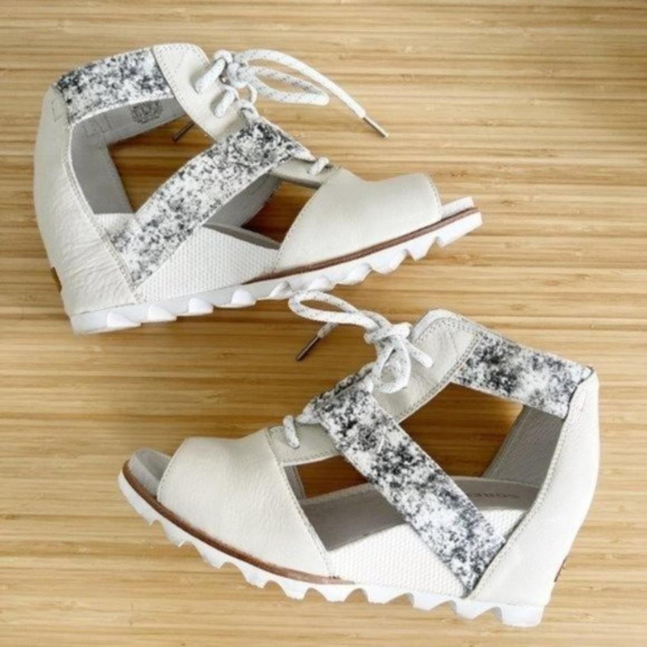 item listed by curated_threads