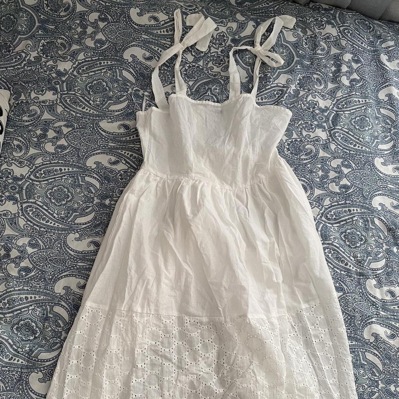 White maxi dress perfect for summer size smaller... - Depop