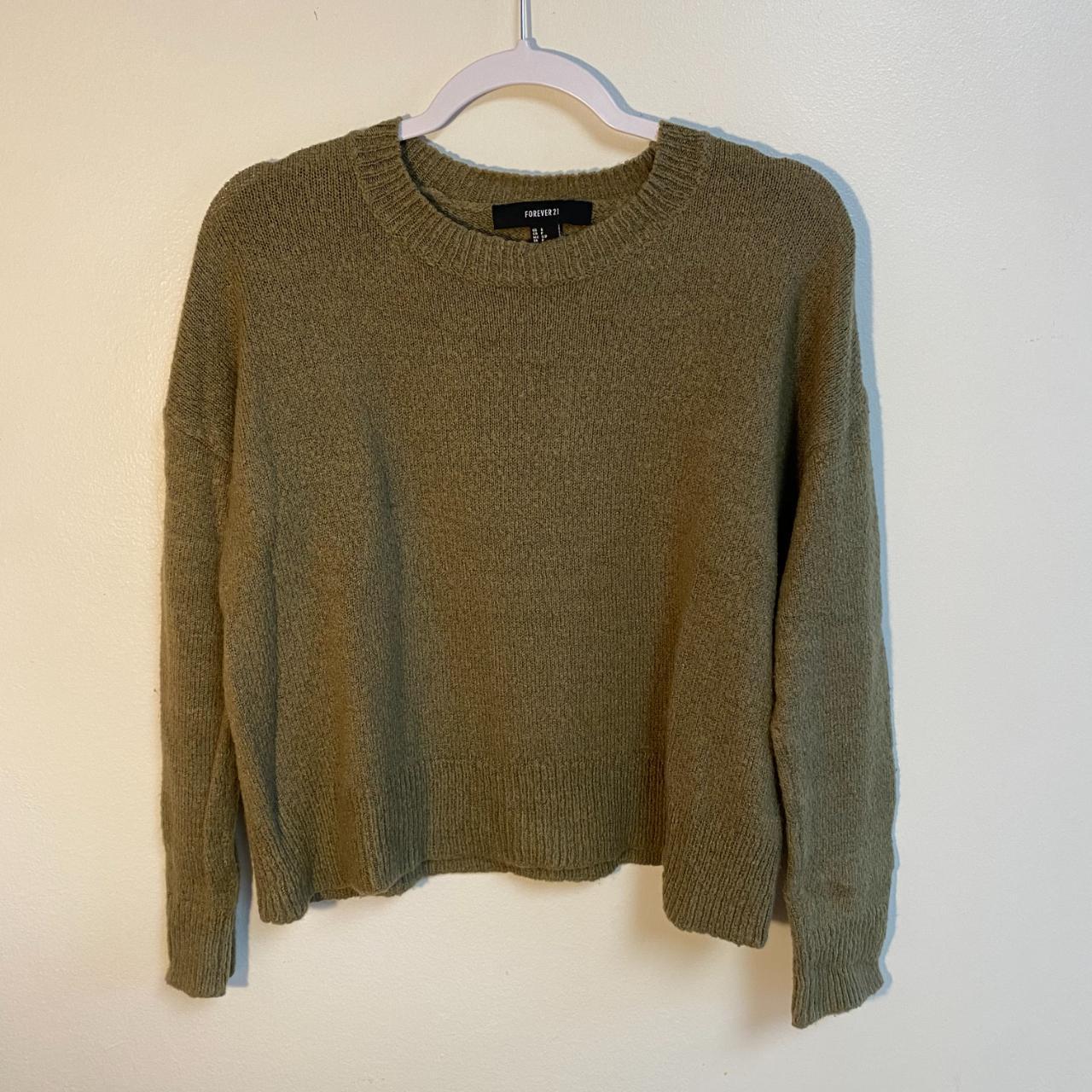 - Women's small Forever21 green sweater - Super cute... - Depop