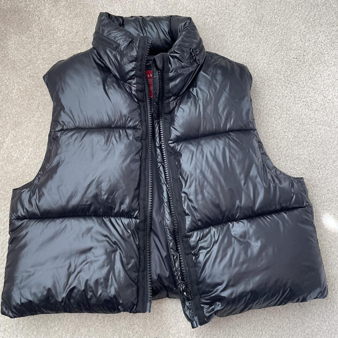 Zara Women's Black Gilet Depop