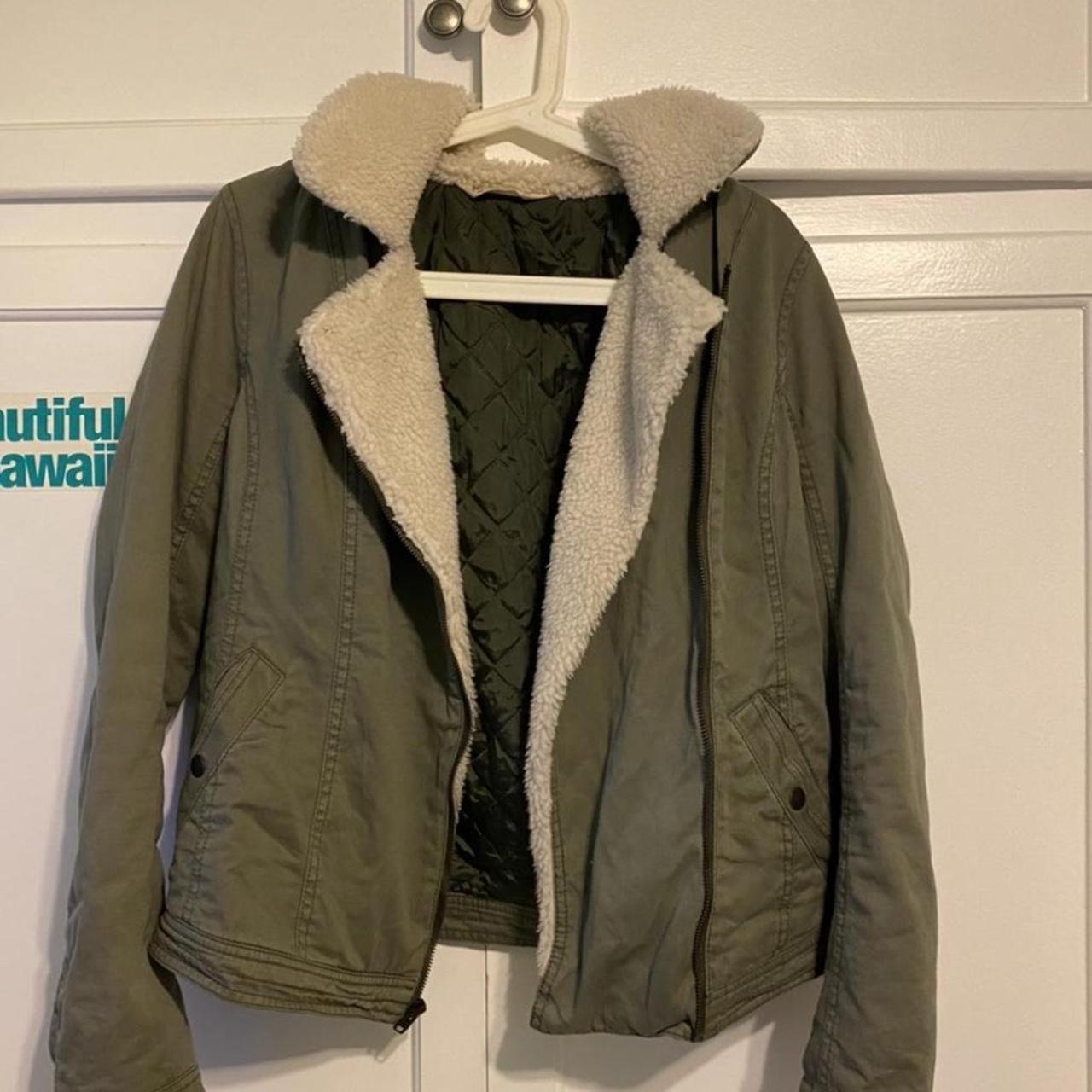 Hollister on sale olive jacket