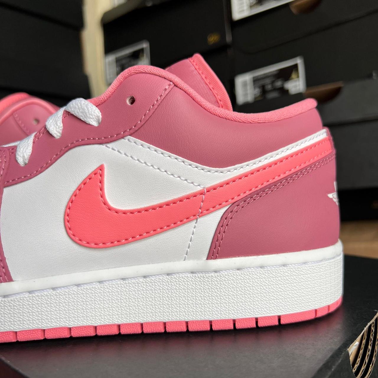 footlocker pink jordans