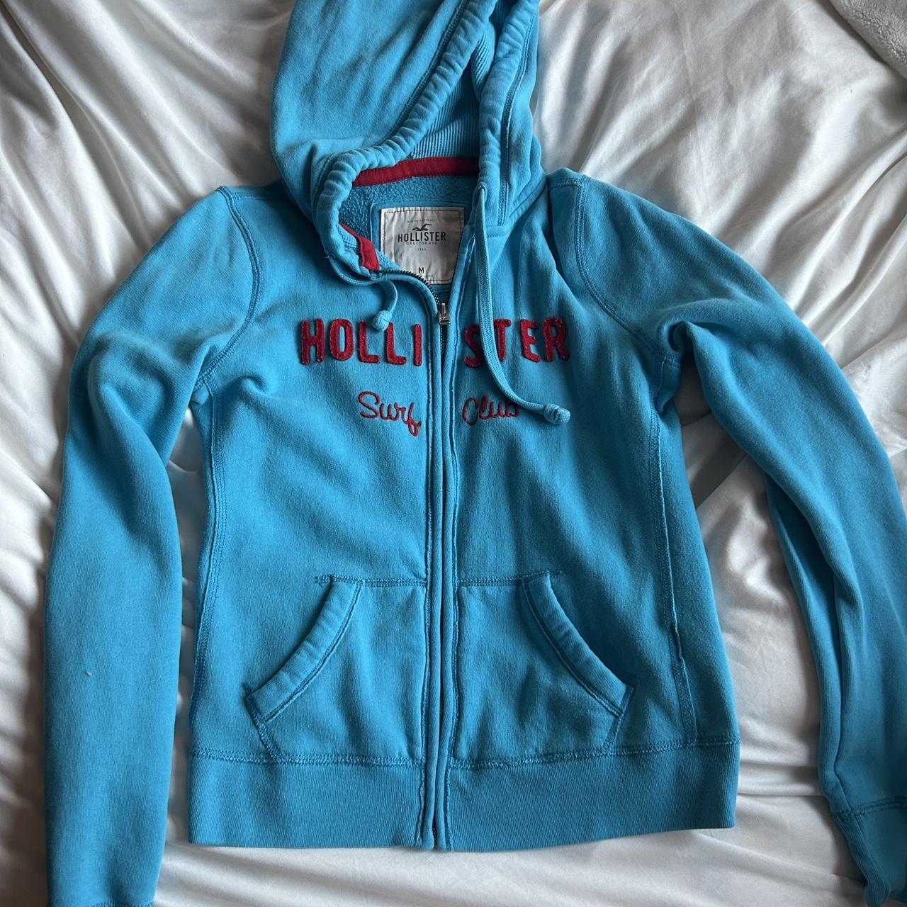 Hollister deals blue sweatshirt