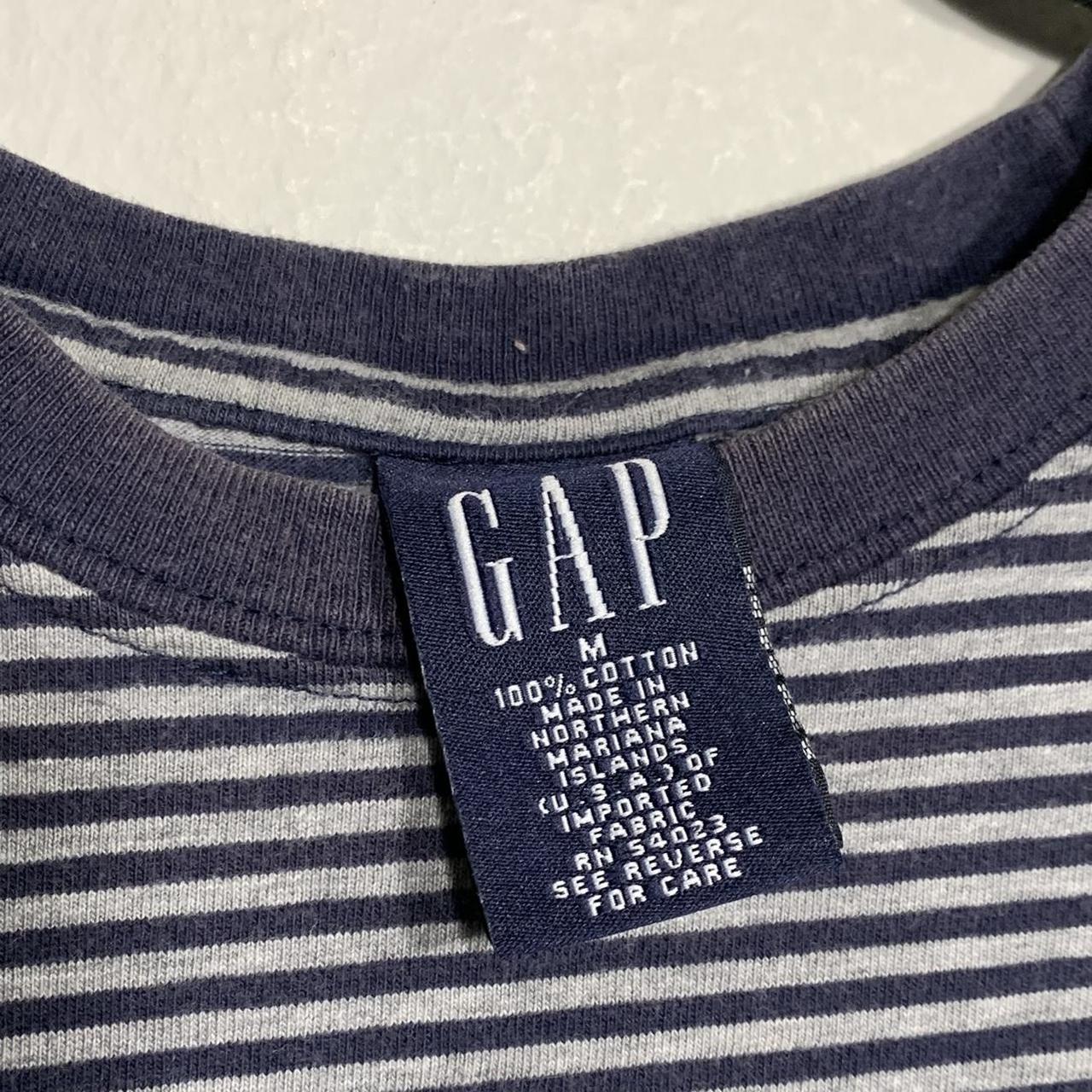 Gap Men's Navy and Grey T-shirt | Depop