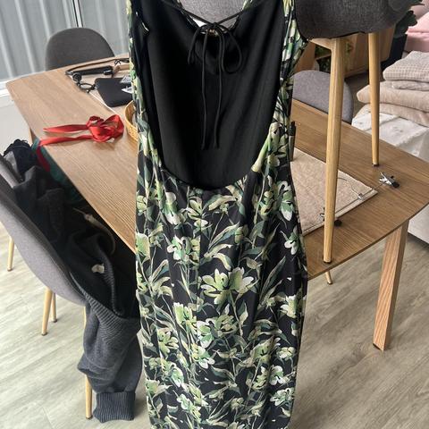 UNIVERSAL MAXI DRESS SIZE 12 GREEN AND BLACK WORN - Depop