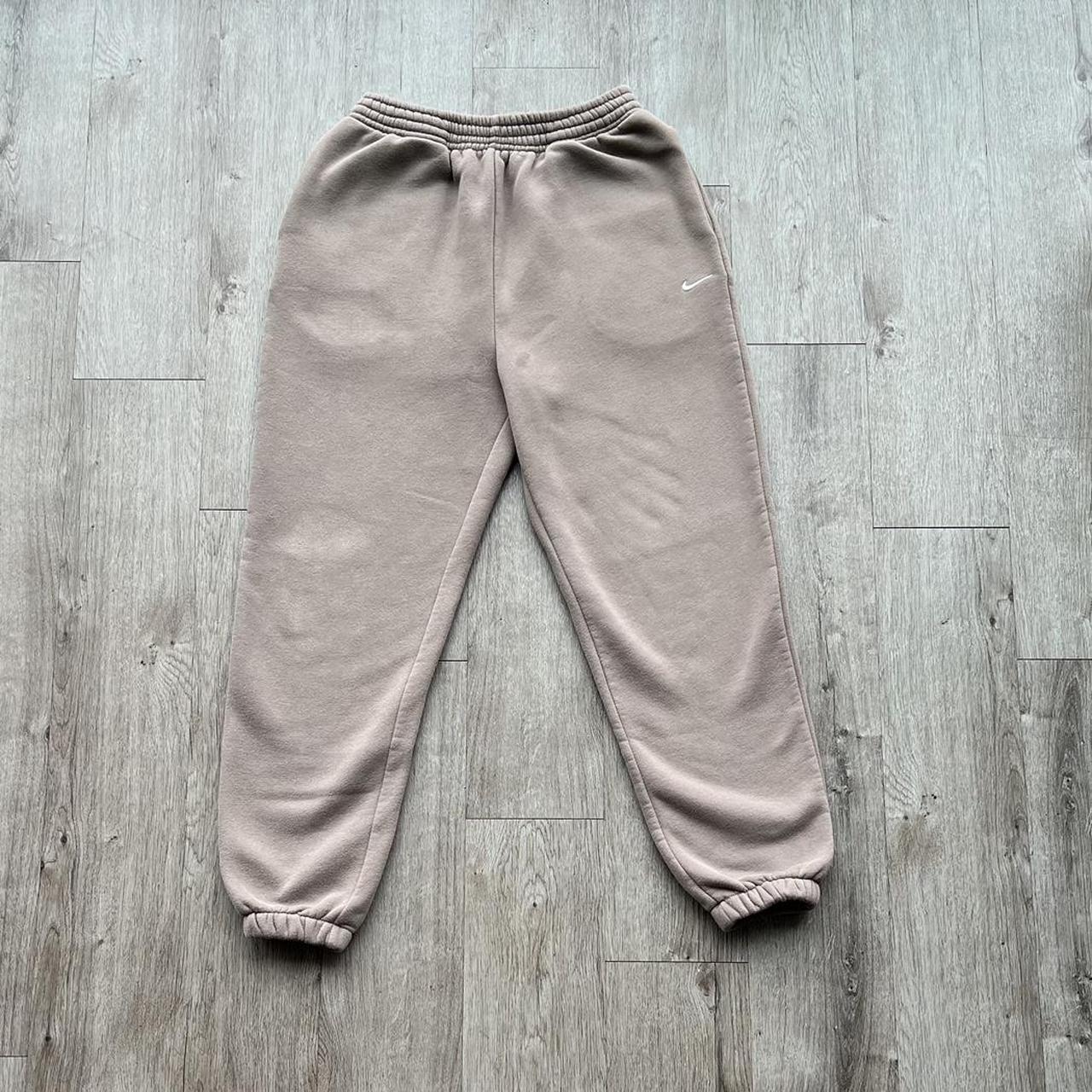 Nike thick and cozy joggers Super comfortable.... Depop