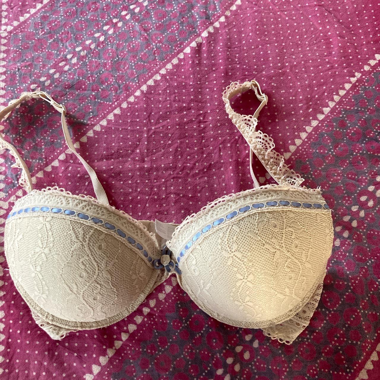 Bras and things pushup bra super pretty and lacy.... Depop