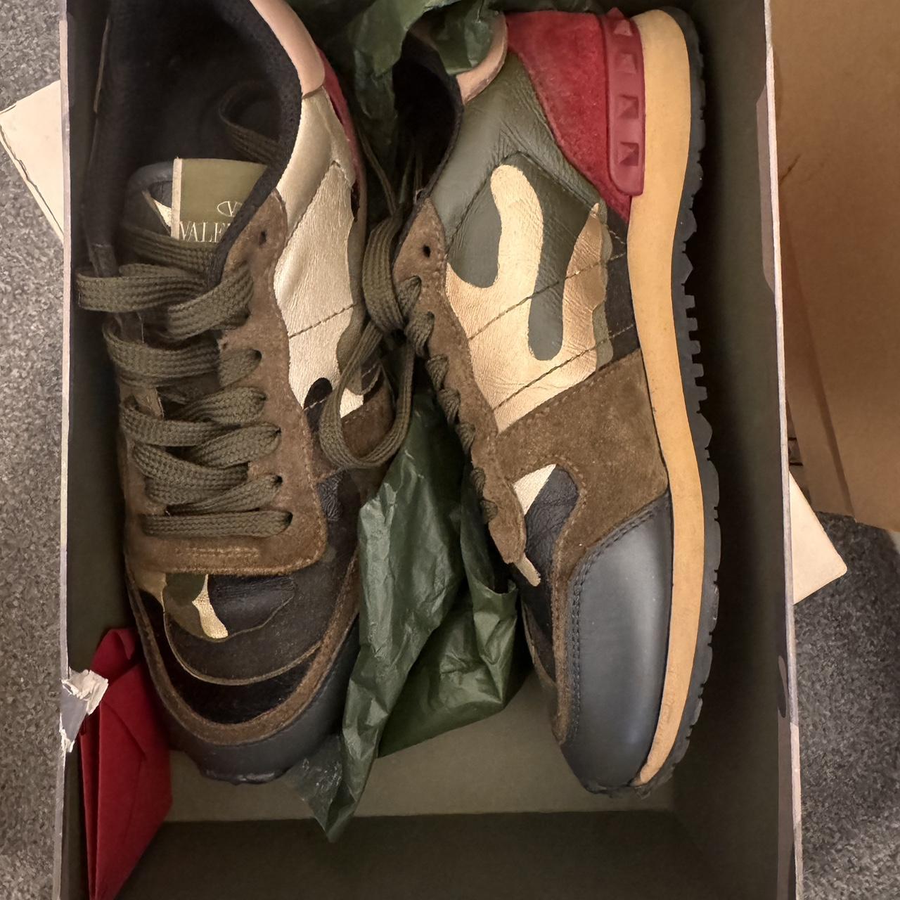 Khaki women's hot sale valentino trainers