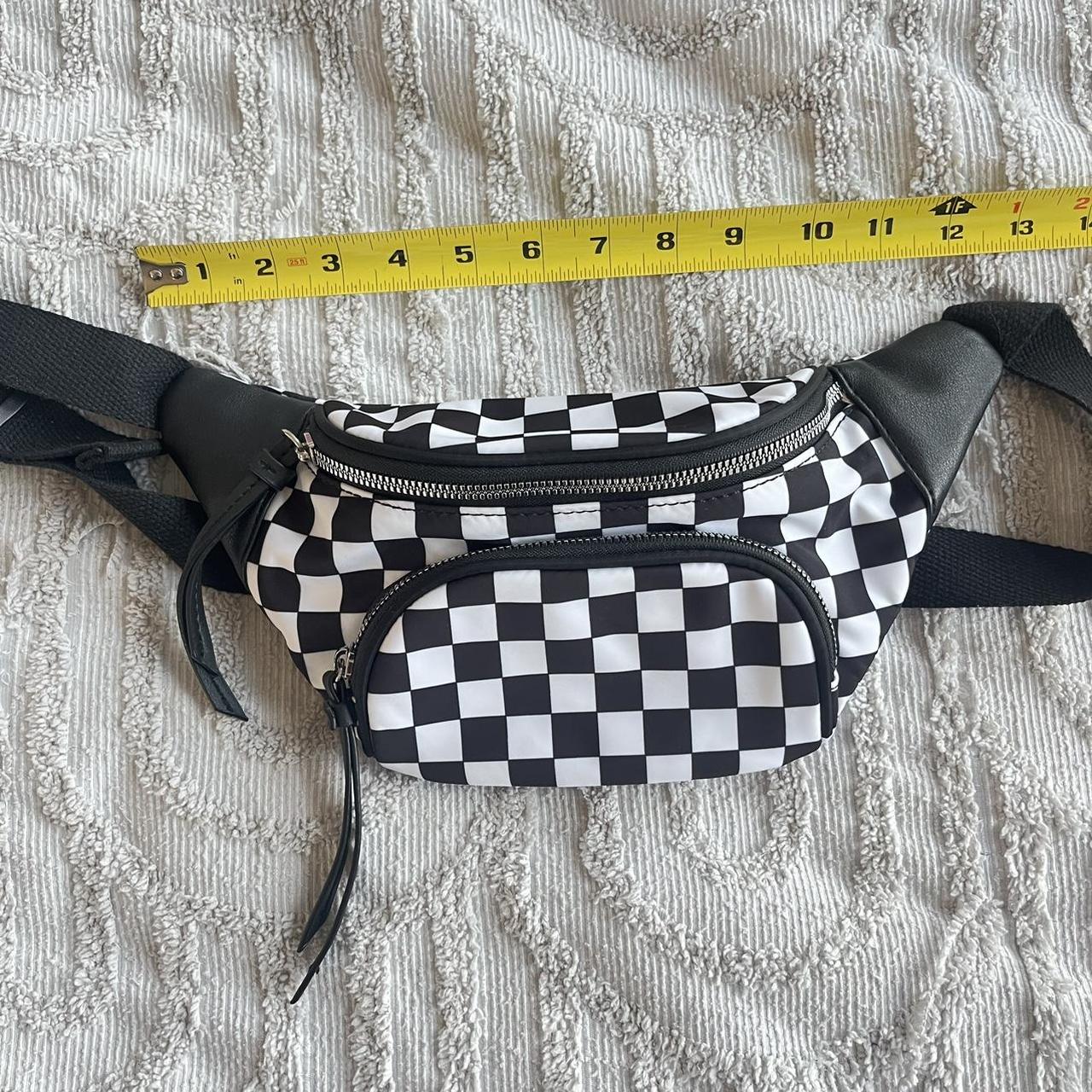 checkered fannypack - Depop