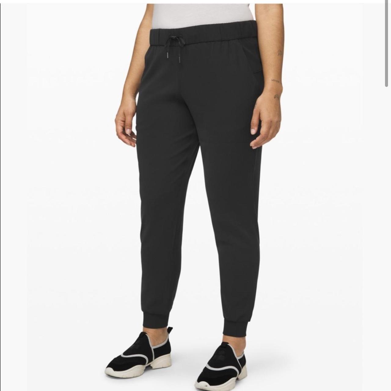 Women's Lululemon Black Pants Drawstring Size 4 Pockets