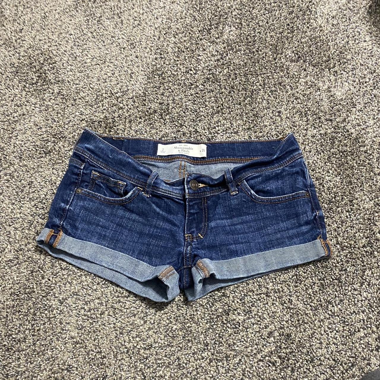 Abercrombie & Fitch shorts, size 2, Never worn - Depop