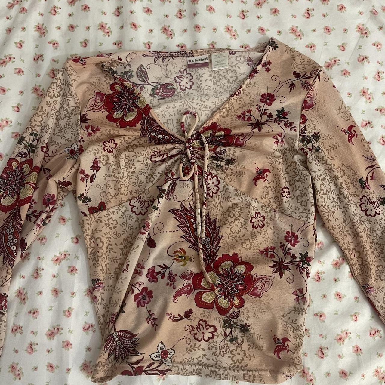 No Boundaries Vintage Y2K top. Paisley/ floral... - Depop