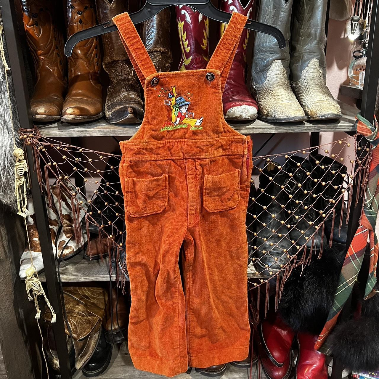 The cutest Vtg Rust colored Corduroy Overalls. Size 3T