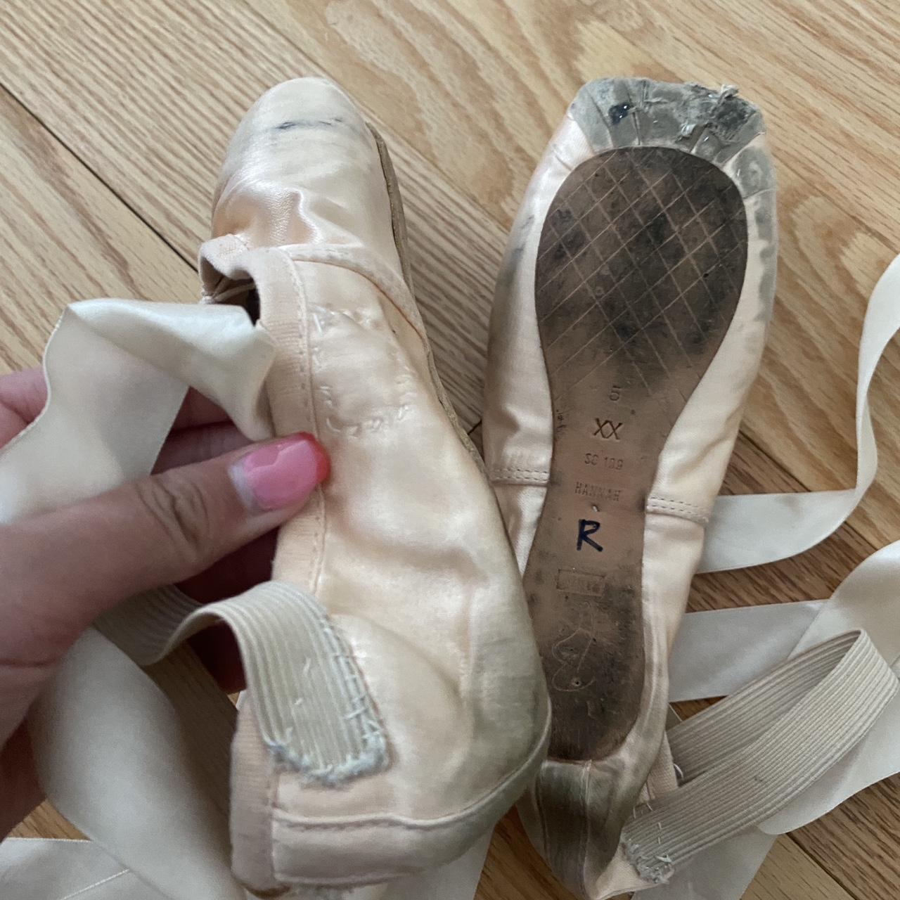 Bloch Hannah Pointe Shoes 🩰 size 5 - my feet are a... - Depop