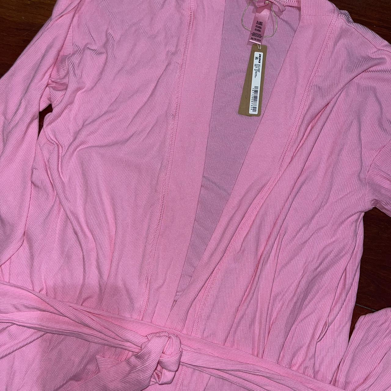 SKIMS SOFT LOUNGE ROBE IN COTTON CANDY sizes... Depop