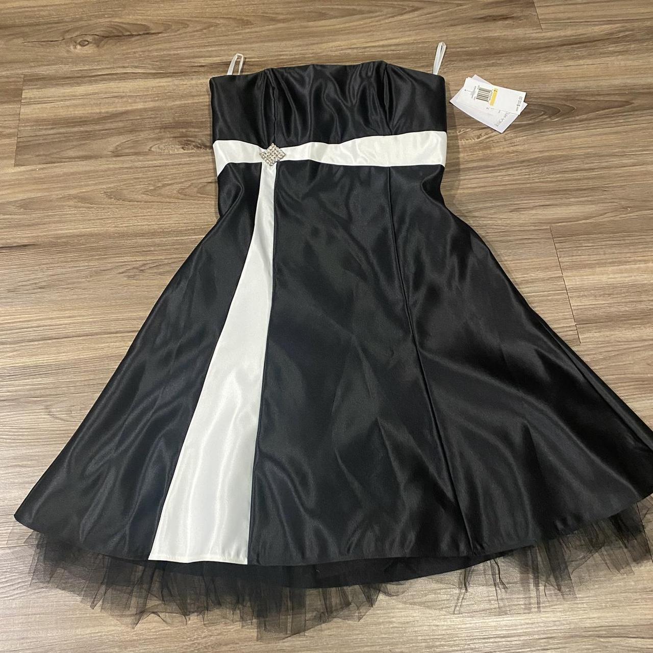 Women's Black and White Dress | Depop