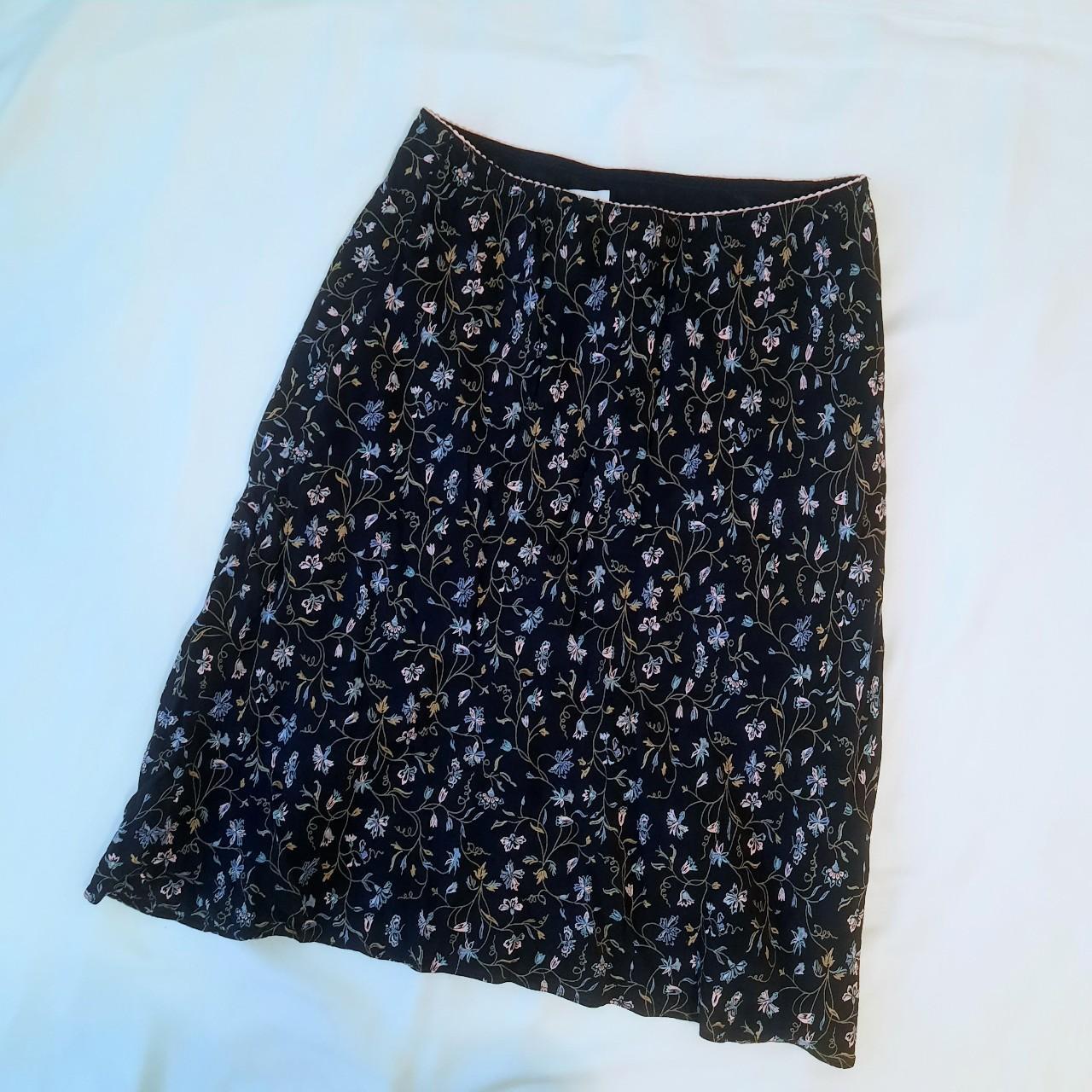 Midi Floral Skirt from Gap Factory - Depop