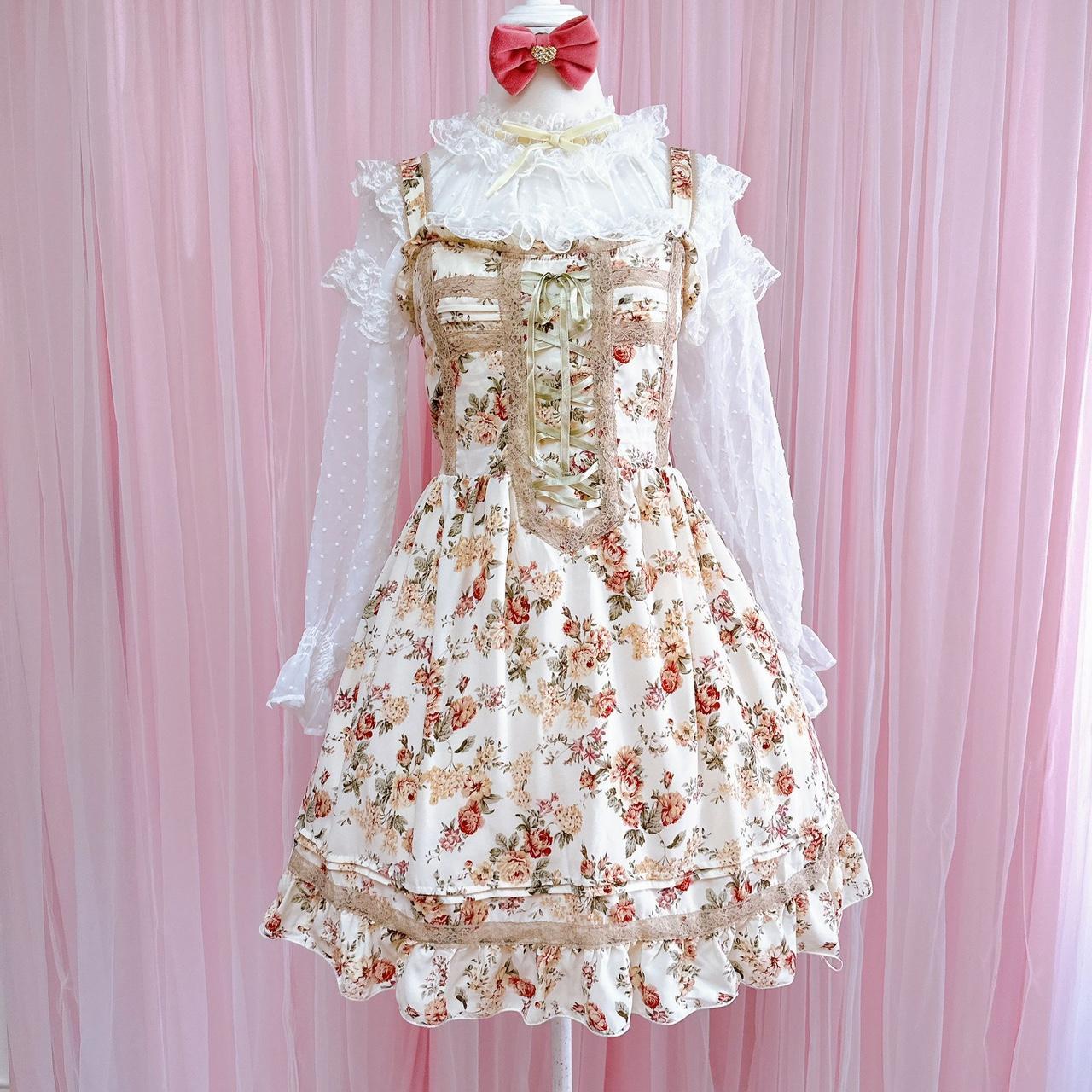 🍒Japan brand Axes femme small roses cami floral... Depop