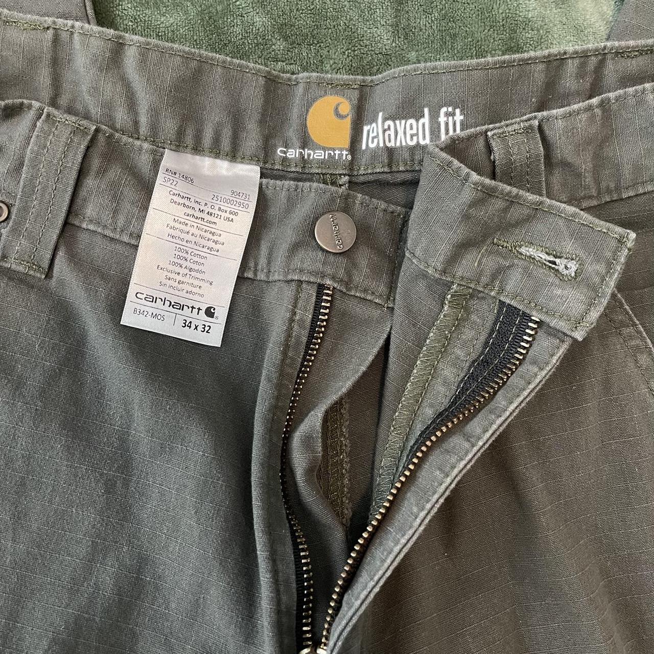 Carhartt cargo pants Men size 34x32 - Depop