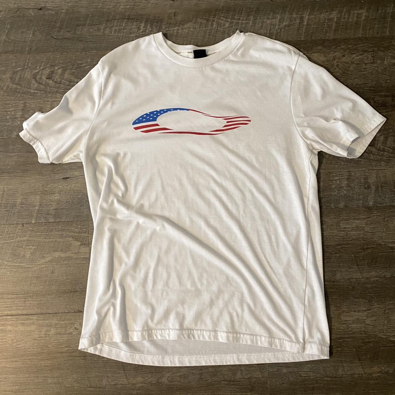 Y2k Oakley American flag T shirt size medium - Depop