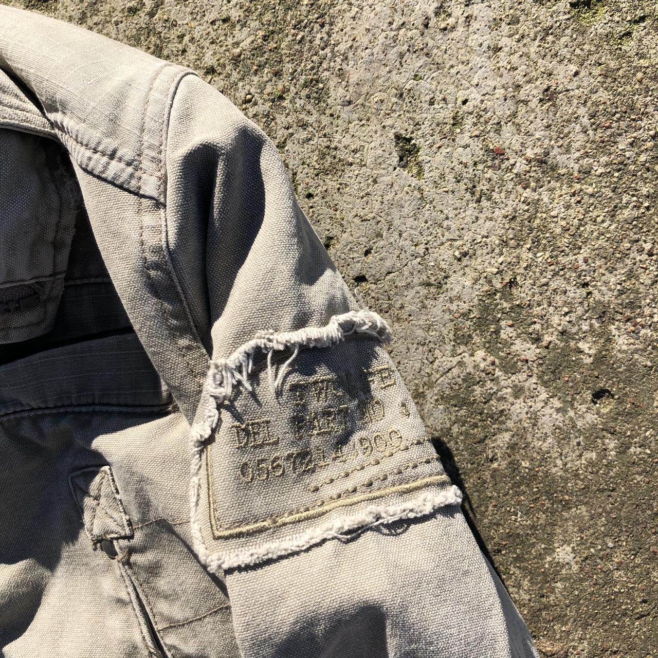 Military army jacket Zipper doesnt work Rips 71... Depop