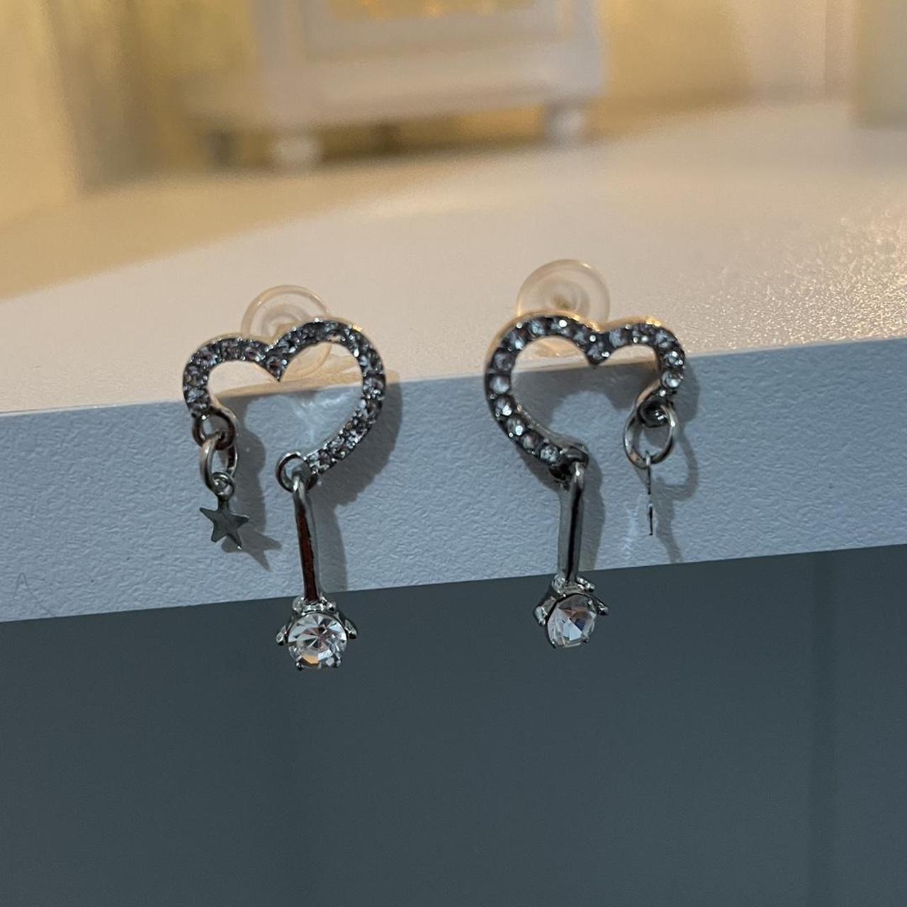 Heart drop earrings #heart #earrings #drop earrings - Depop