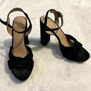 Mossimo Women Heel Pump Black Fabric Upper Shoes - Depop