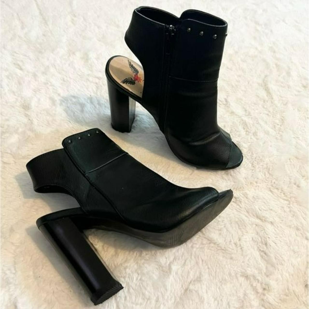 Chic Women's Black Boots