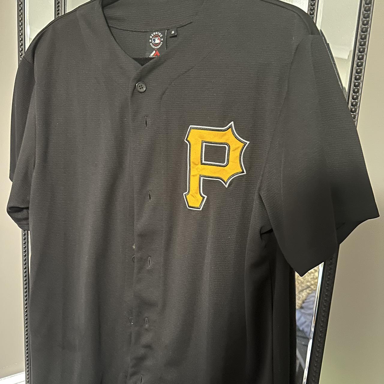 Men’s medium Pittsburgh Pirates jersey Only worn once - Depop