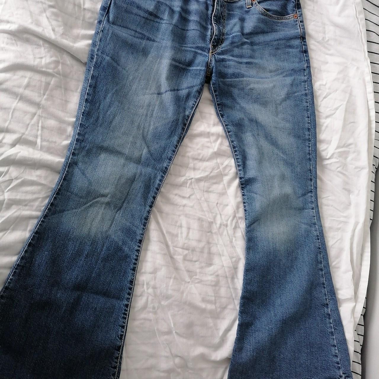 Beautiful bootcut/flare vintage levis jeans Bought... - Depop