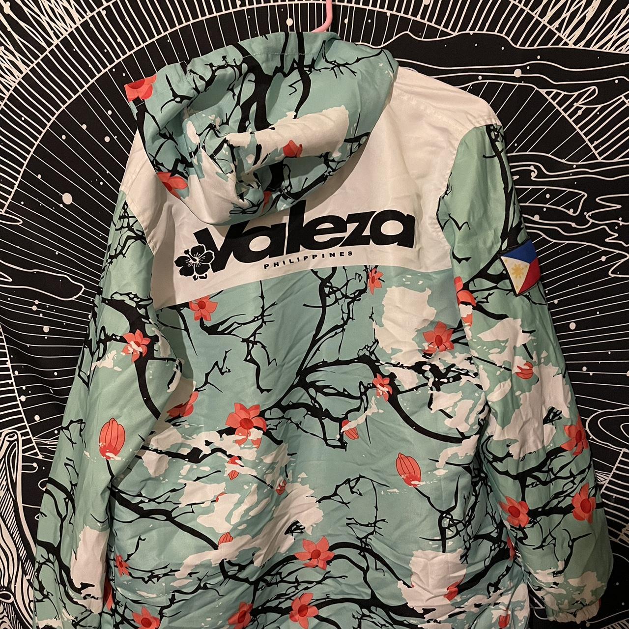 Valeza windbreaker jacket, barely worn, slight rip... Depop
