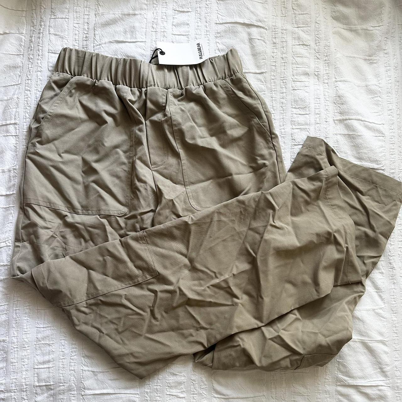 Pull and Bear Cargo Pants Size Small (Stretchy... Depop