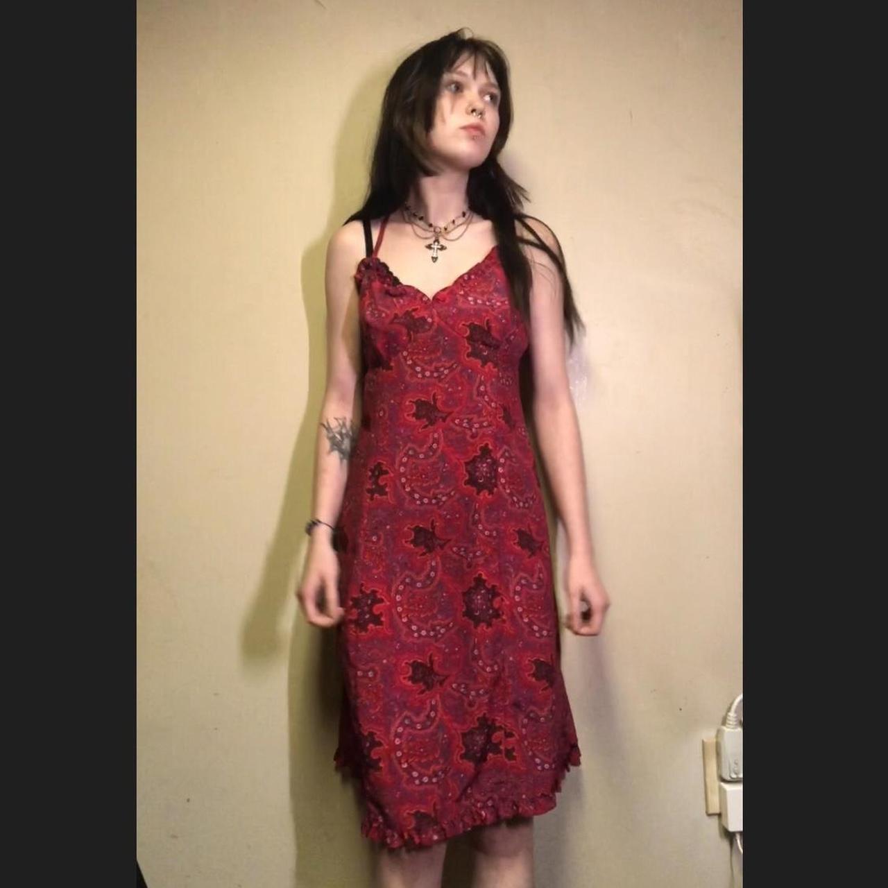 Beautiful paisley patterned midi dress with ruffled... - Depop