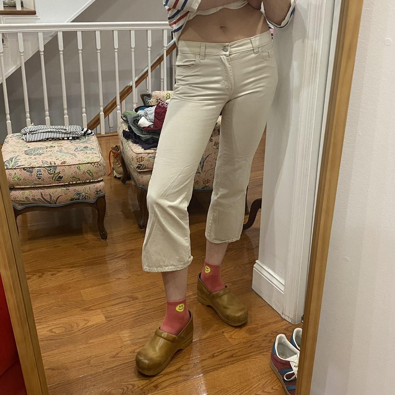 The CUTEST Gap capris. I wish these weren’t so tight... | Depop