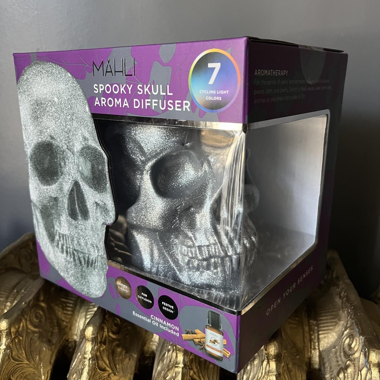 Mahli shops Spooky Skull Aroma Diffuser Silver