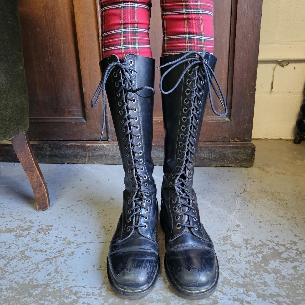 Vintage 20 eyelet dr marten Made in Depop