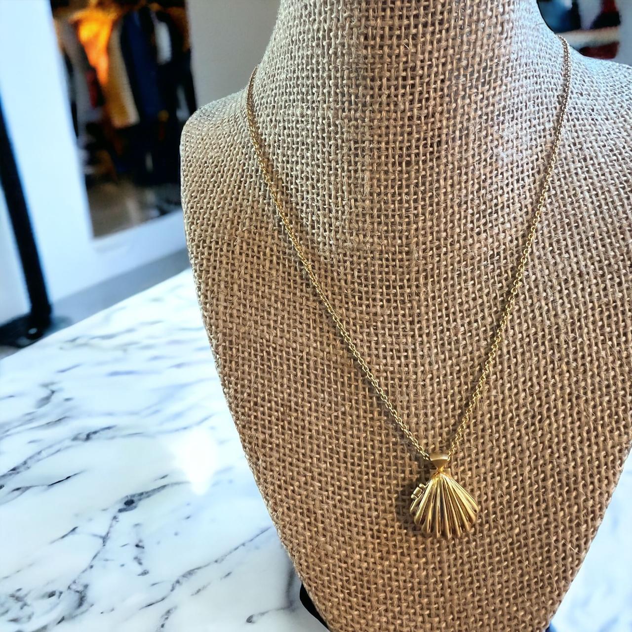 Madewell hot sale shell necklace