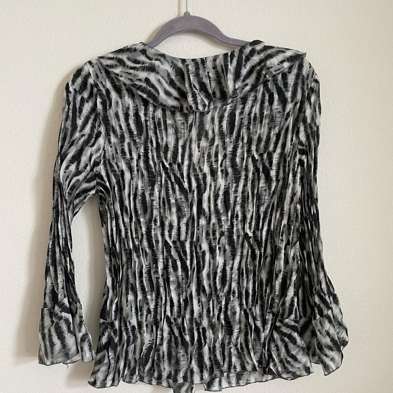 Vintage 90s Y2K black and white ruffle top , Size