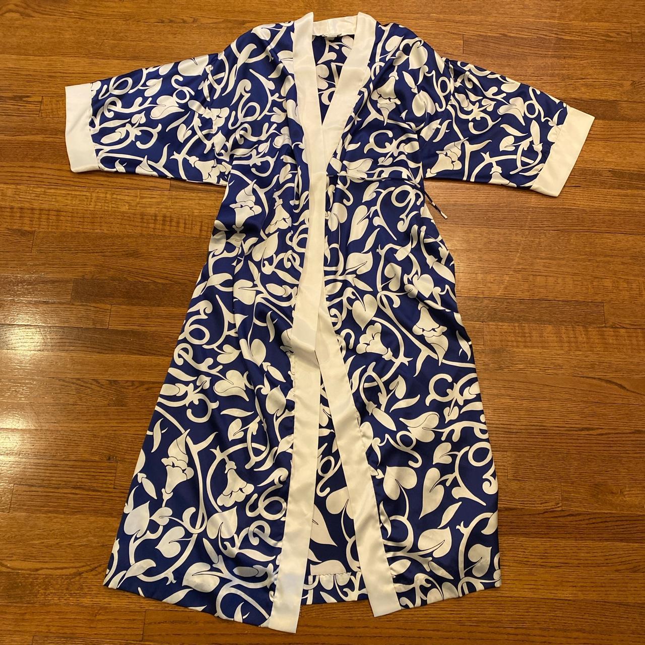 Vintage Natori matching nightgown and robe set.... Depop
