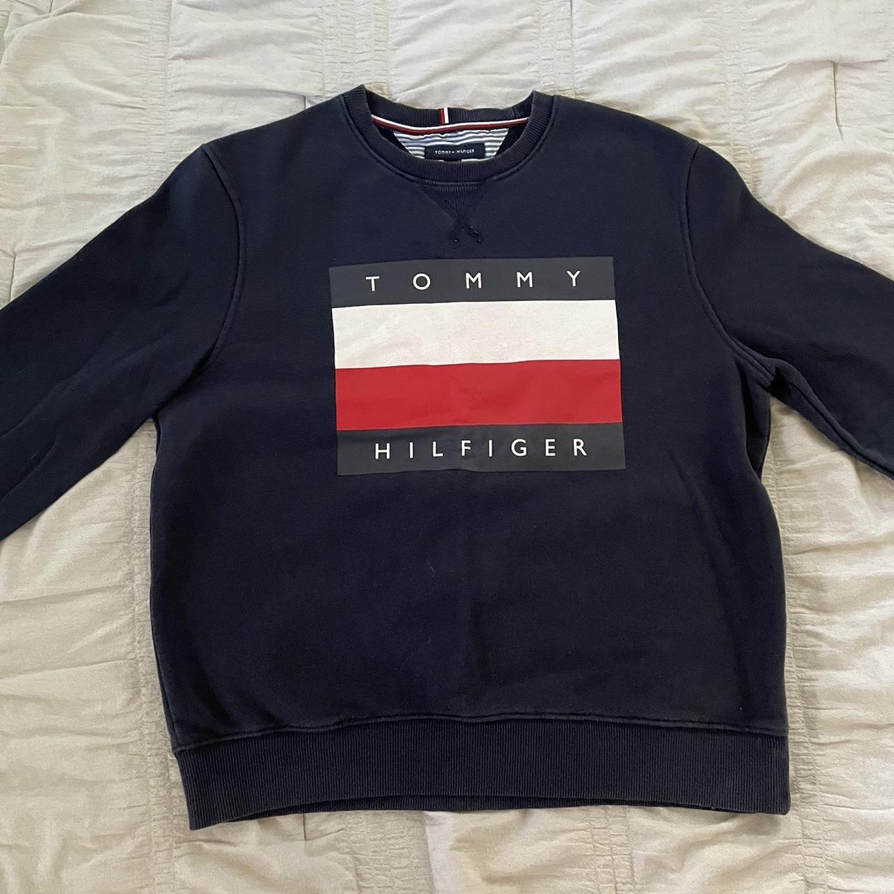 Tommy Hilfiger men’s crew neck (L) -fits like a medium - Depop