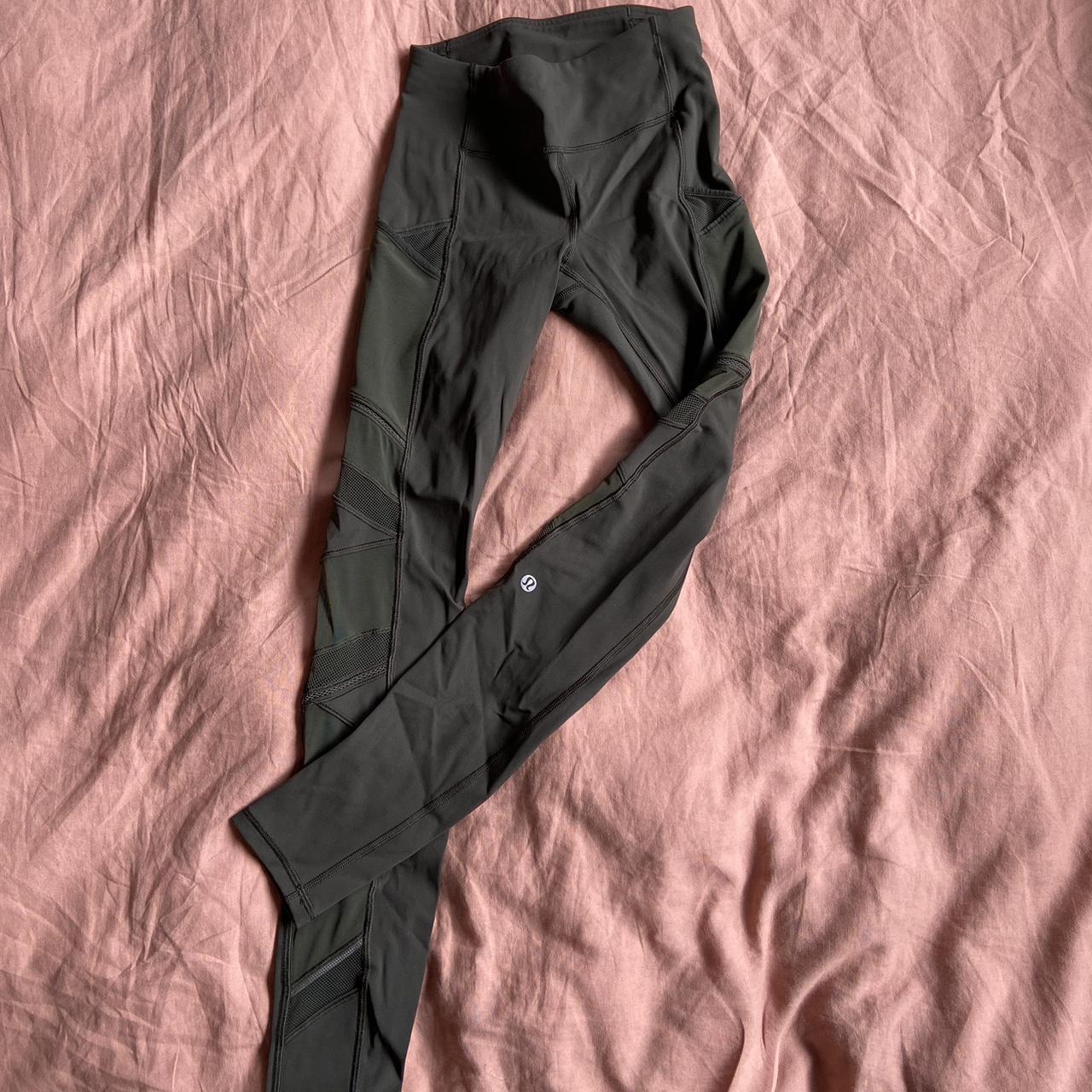 Lululemon bottle green tights (lulu size 4, aus size... Depop