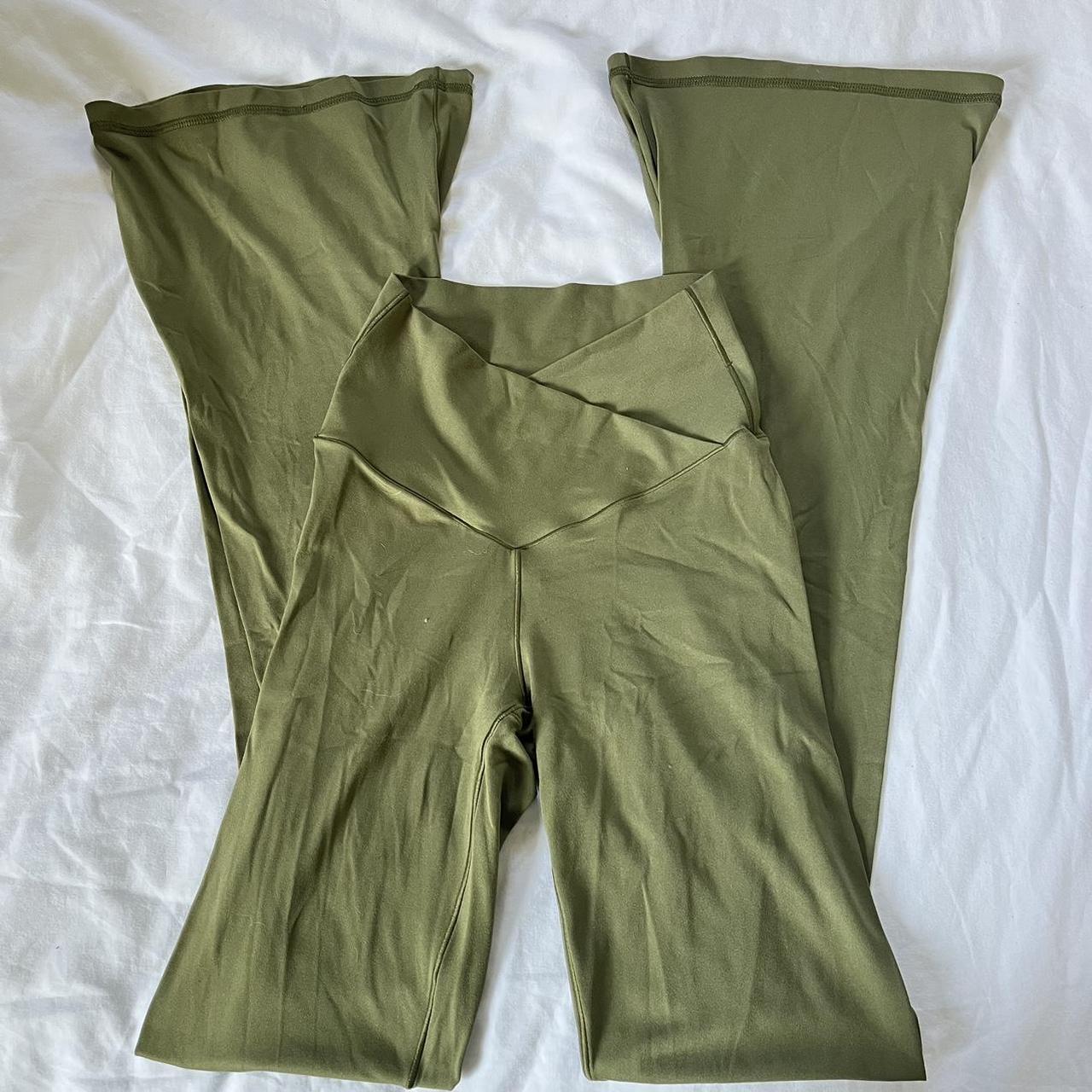 Aerie Women's Green Leggings Depop