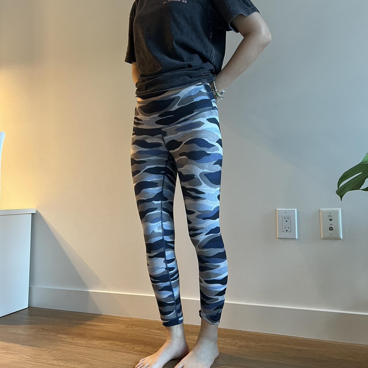 Lululemon leggings yoga pants on sale size 4