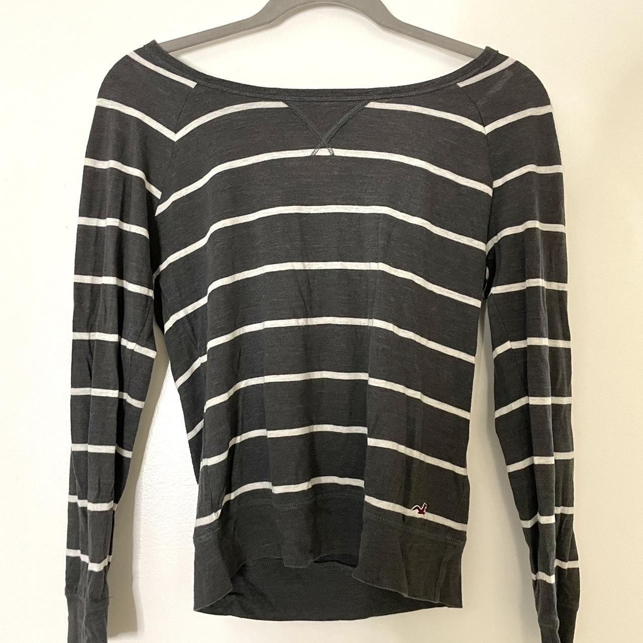 Hollister grey long sleeve size xs; super - Depop