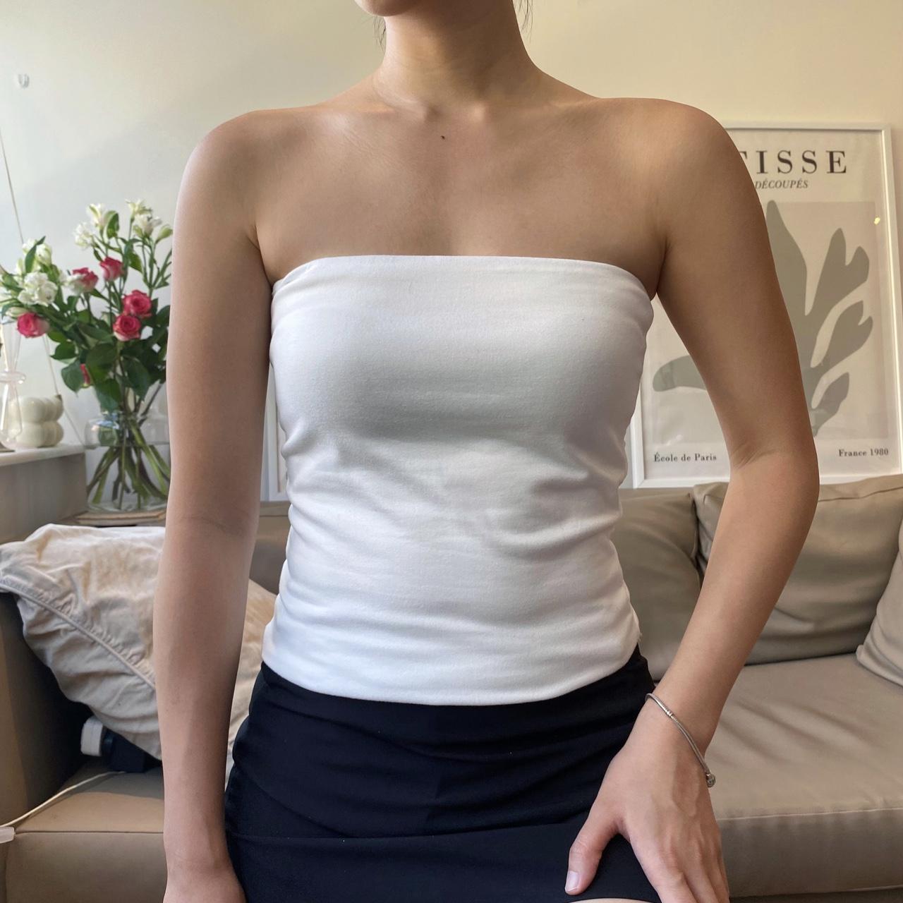 Strapless plain basic crop top Made from a