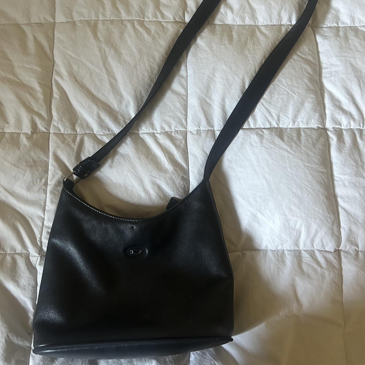 Very cute 90s vintage leather bag ! Lots of space !... - Depop