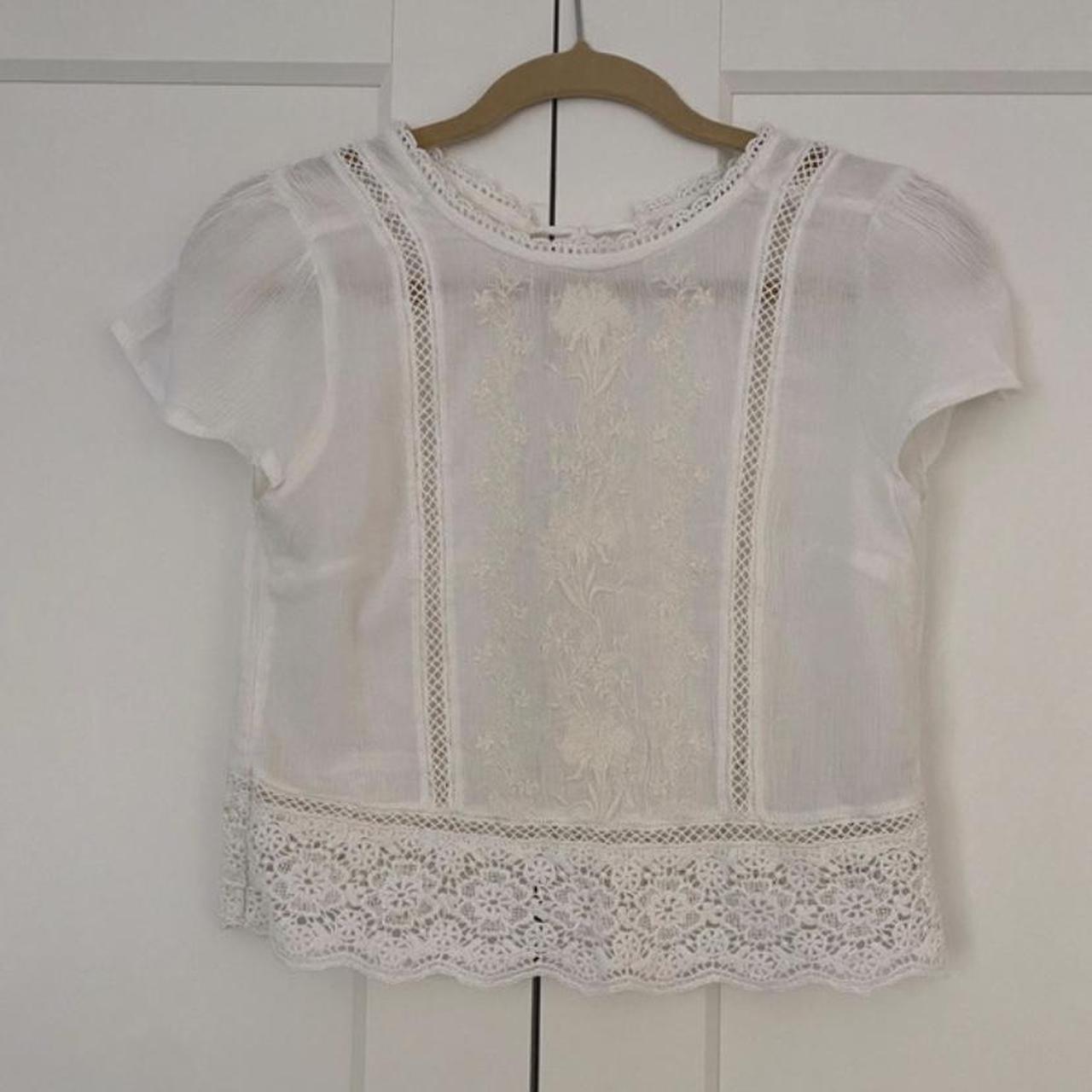 Abercrombie and fitch lace top. Beautiful lace... - Depop