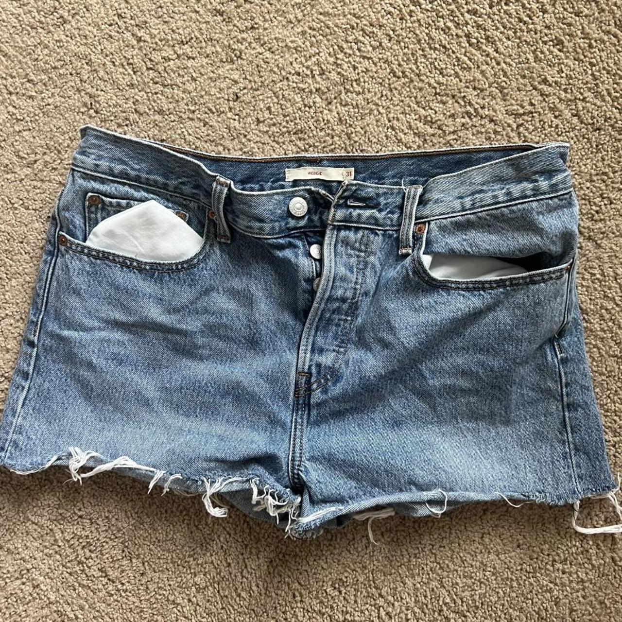 Levi’s wedgie Jean shorts size 31 in great... Depop